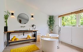 Bamboe Suite Bentveld met ligbad en gratis parkeren